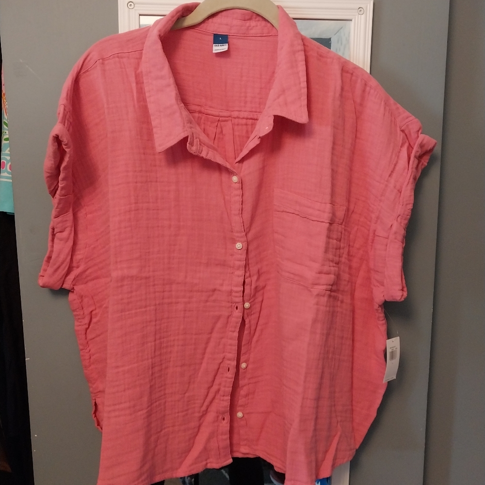 NWT salmon color cropped gauze top.